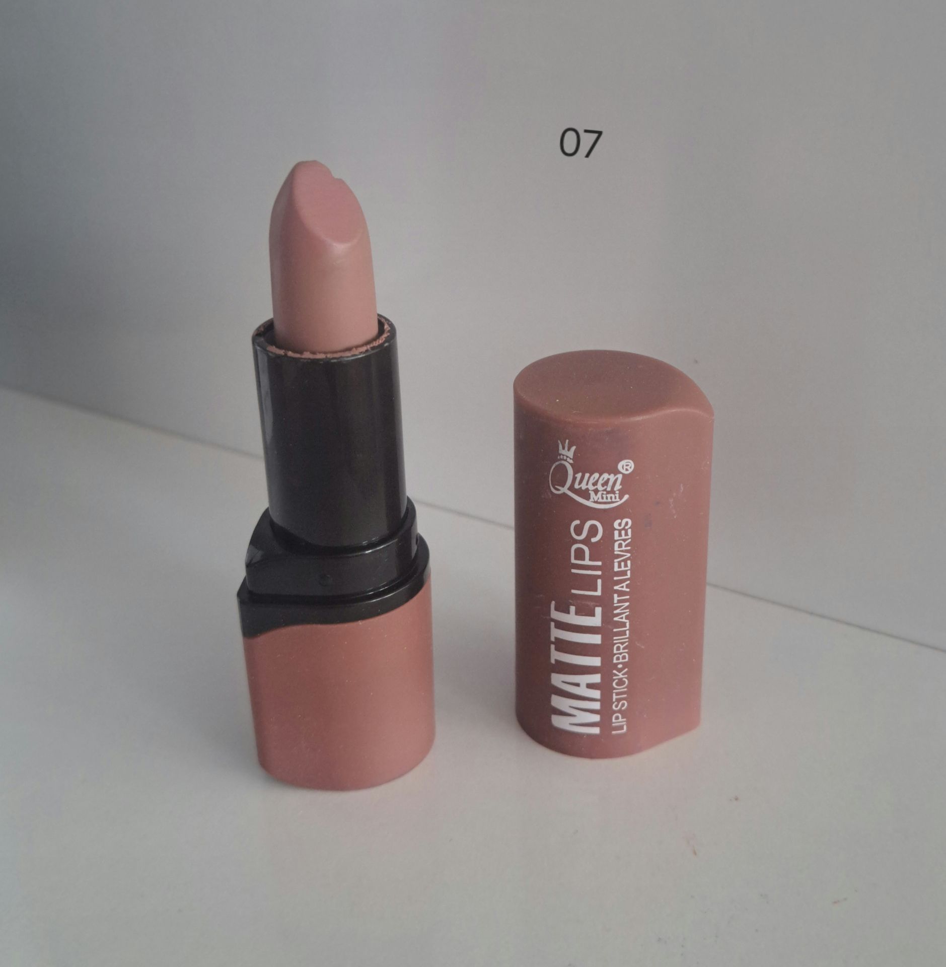 رژ لب جامد مات کویین (Queen Matte Lips)