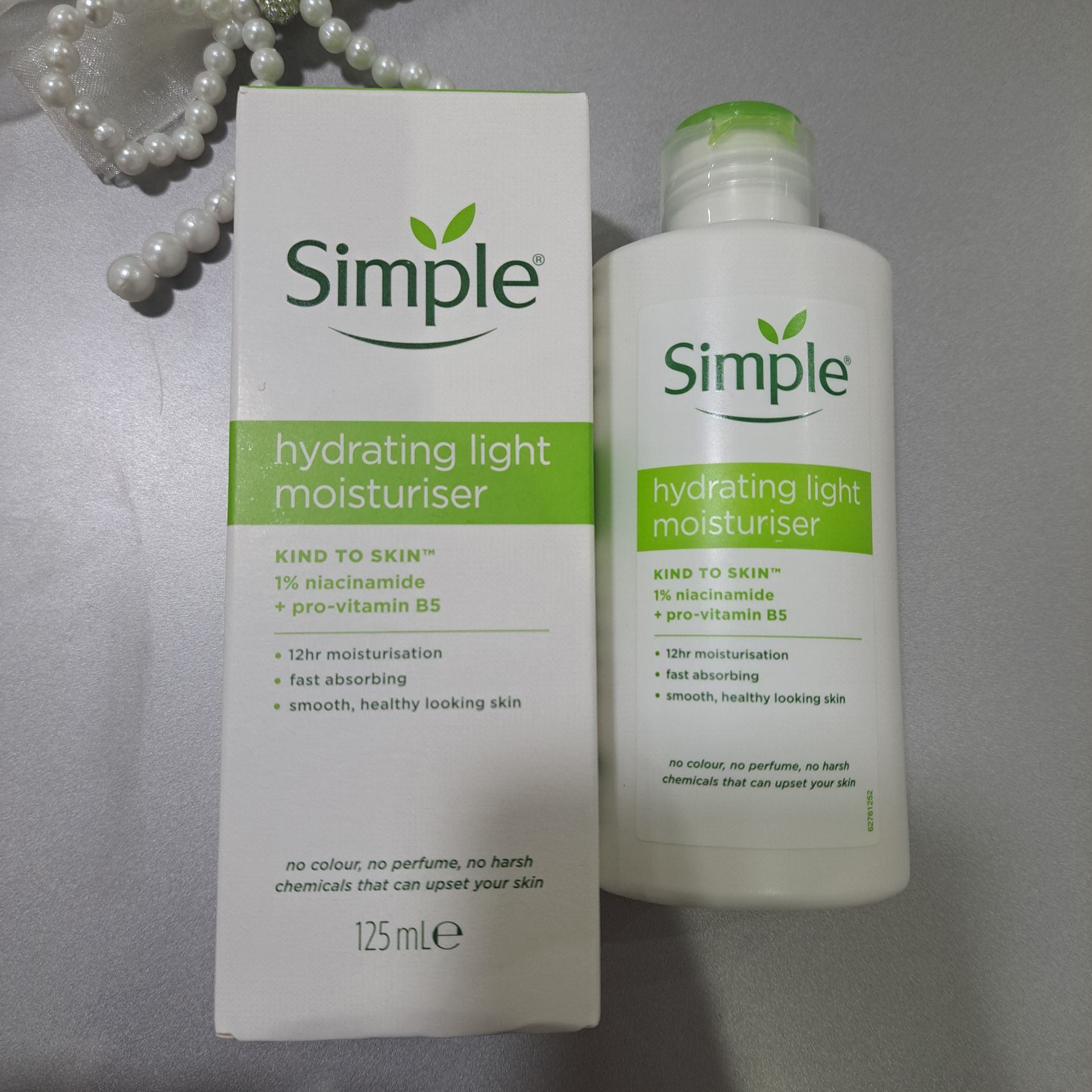 آبرسان سیمپل لایت 125 میلSimple Hydrating Light Moisturiser اورجینال
